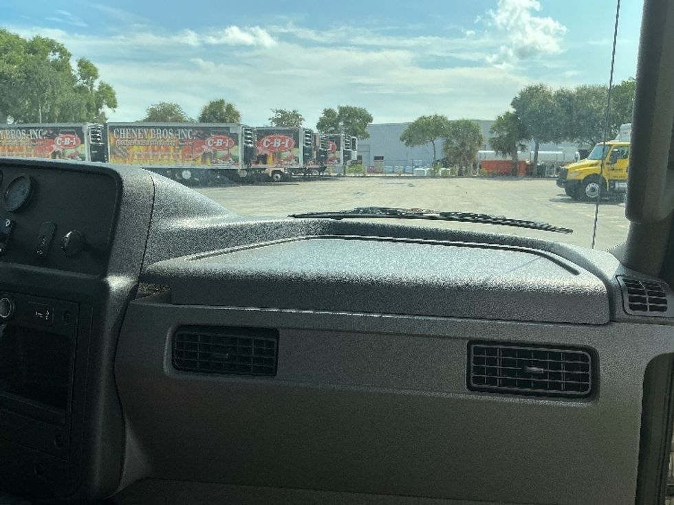 Medium Duty Box Truck-Light and Medium Duty Trucks-International-2020-MV607-Medley-FL-112,267\n\t\tmiles-$ 65,250 - Image 20