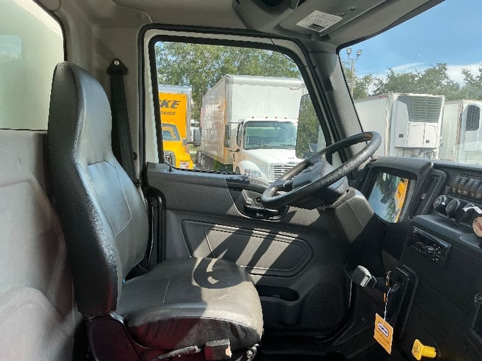 Medium Duty Box Truck-Light and Medium Duty Trucks-International-2020-MV607-Medley-FL-112,267\n\t\tmiles-$ 65,250 - Image 21