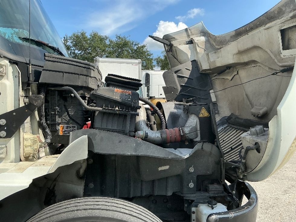 Medium Duty Box Truck-Light and Medium Duty Trucks-International-2020-MV607-Medley-FL-112,267\n\t\tmiles-$ 65,250 - Image 22