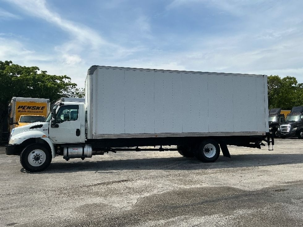 Medium Duty Box Truck-Light and Medium Duty Trucks-International-2020-MV607-Medley-FL-112,267\n\t\tmiles-$ 65,250 - Image 3
