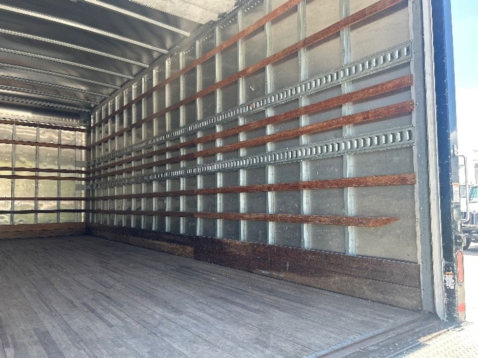 Medium Duty Box Truck-Light and Medium Duty Trucks-International-2020-MV607-Medley-FL-214,660\n\t\tmiles-$ 48,250 - Image 12