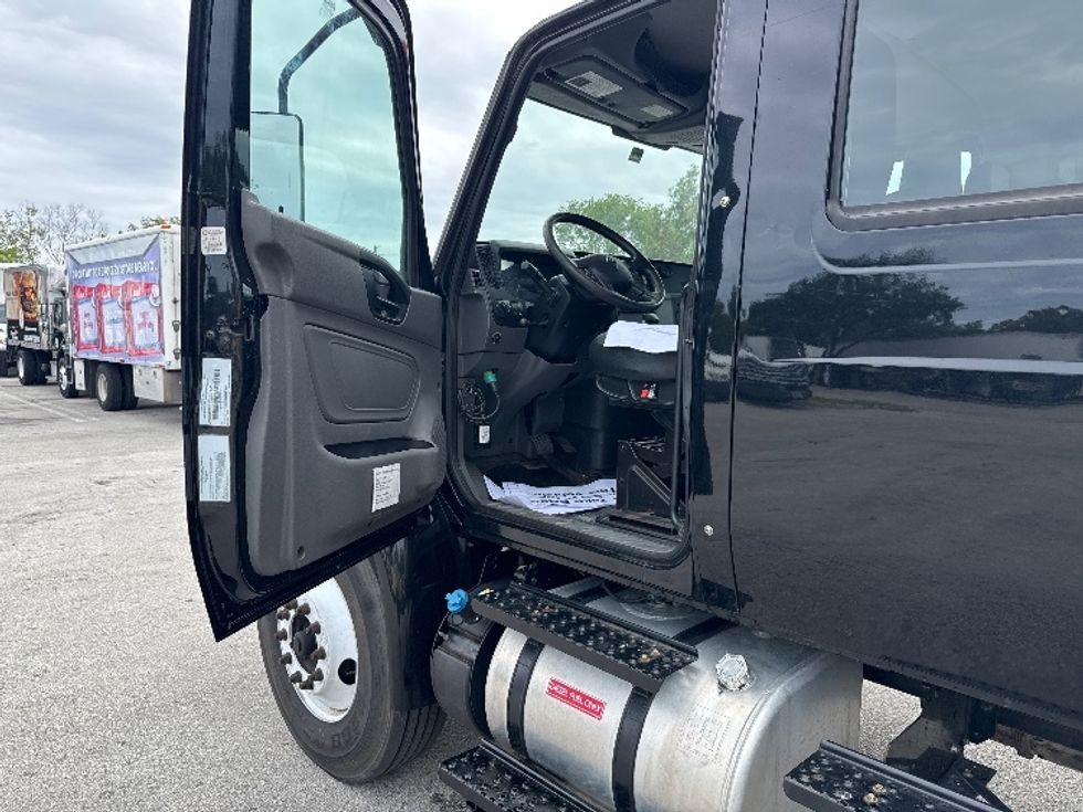 Medium Duty Box Truck-Light and Medium Duty Trucks-International-2020-MV607-Medley-FL-214,660\n\t\tmiles-$ 48,250 - Image 16