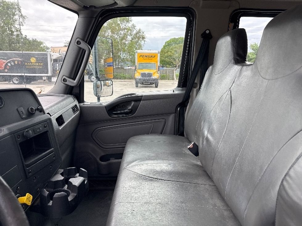 Medium Duty Box Truck-Light and Medium Duty Trucks-International-2020-MV607-Medley-FL-214,660\n\t\tmiles-$ 48,250 - Image 17