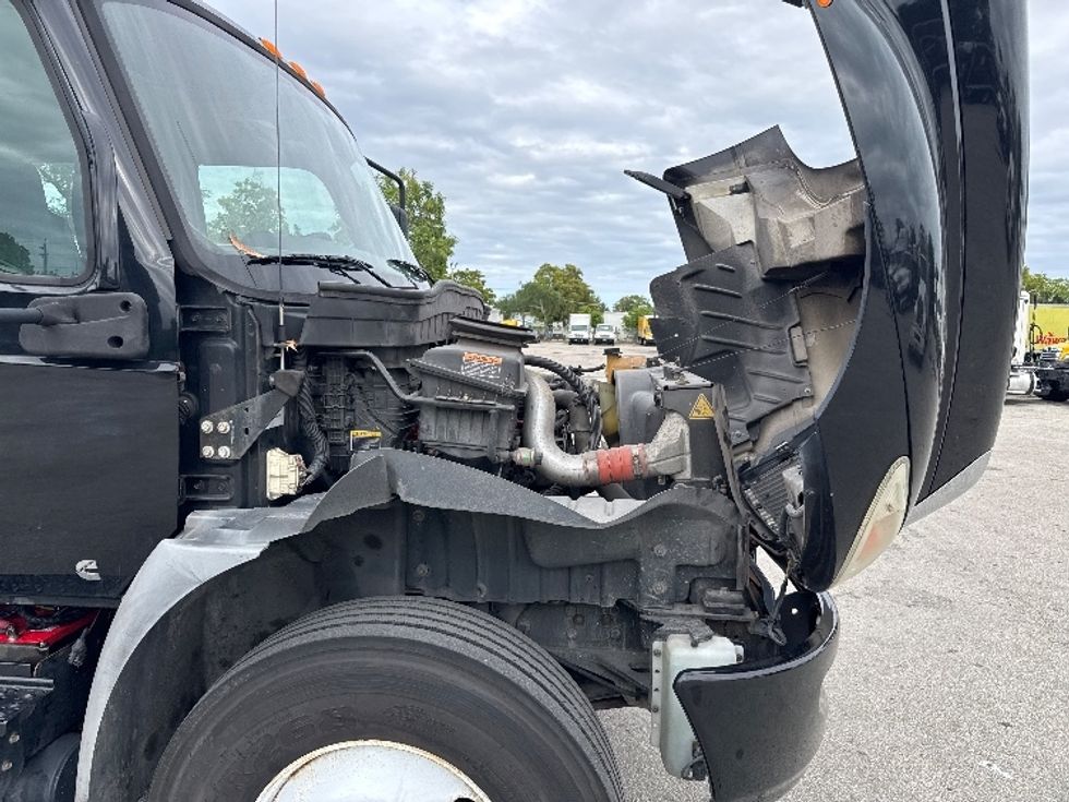 Medium Duty Box Truck-Light and Medium Duty Trucks-International-2020-MV607-Medley-FL-214,660\n\t\tmiles-$ 48,250 - Image 20