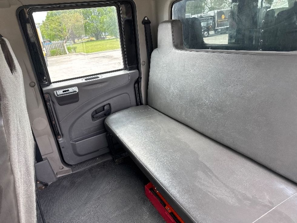 Medium Duty Box Truck-Light and Medium Duty Trucks-International-2020-MV607-Medley-FL-214,660\n\t\tmiles-$ 48,250 - Image 23