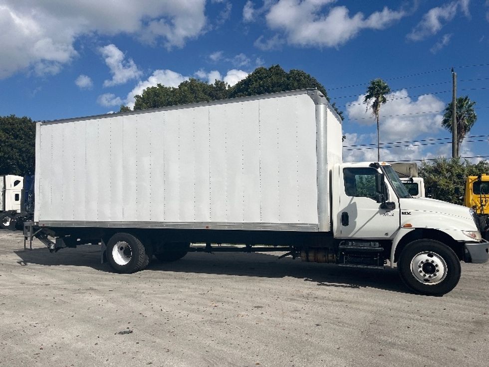 Medium Duty Box Truck-Light and Medium Duty Trucks-International-2020-MV607-Medley-FL-239,348\n\t\tmiles-$ 43,000 - Image 14