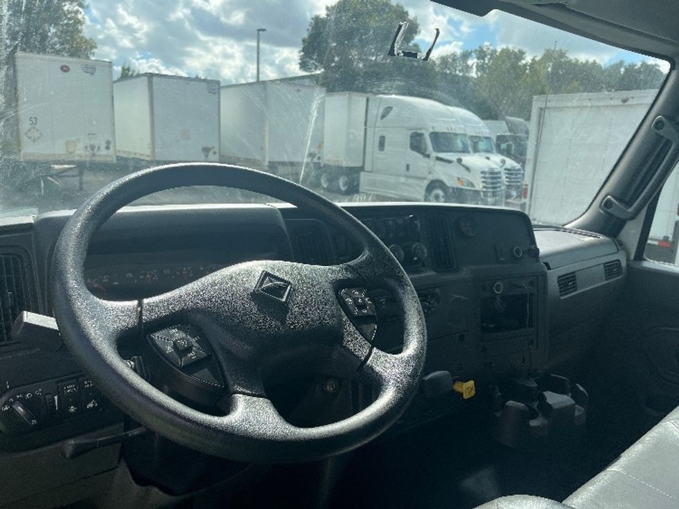 Medium Duty Box Truck-Light and Medium Duty Trucks-International-2020-MV607-Medley-FL-239,348\n\t\tmiles-$ 43,000 - Image 17
