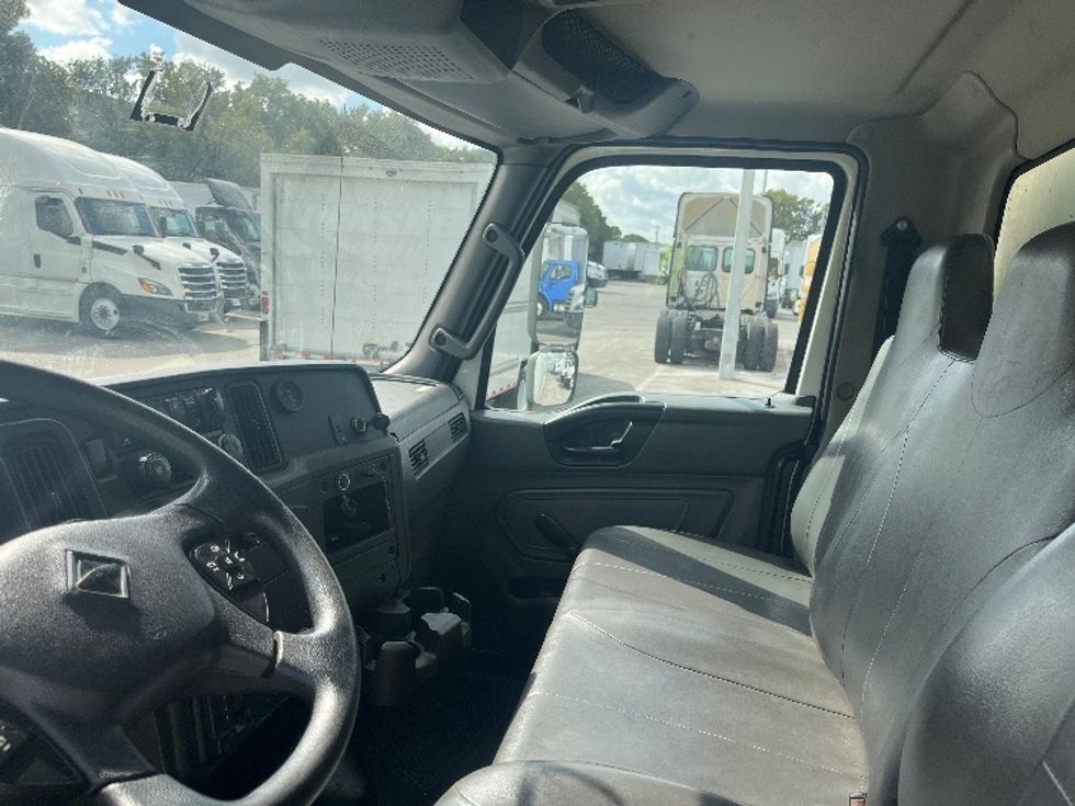 Medium Duty Box Truck-Light and Medium Duty Trucks-International-2020-MV607-Medley-FL-239,348\n\t\tmiles-$ 43,000 - Image 18