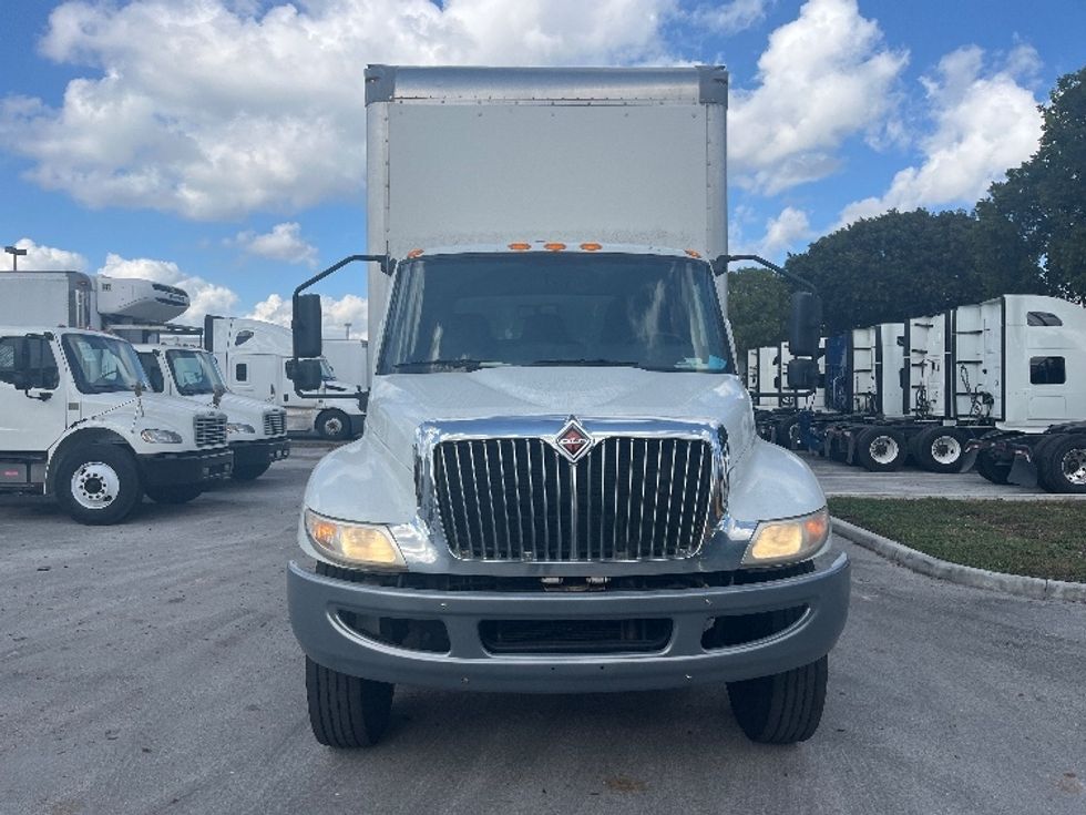 Medium Duty Box Truck-Light and Medium Duty Trucks-International-2020-MV607-Medley-FL-239,348\n\t\tmiles-$ 43,000 - Image 2