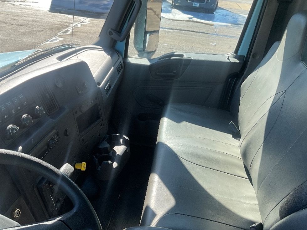 Medium Duty Box Truck-Light and Medium Duty Trucks-International-2020-MV607-Memphis-TN-108,646\n\t\tmiles-$ 52,250 - Image 19