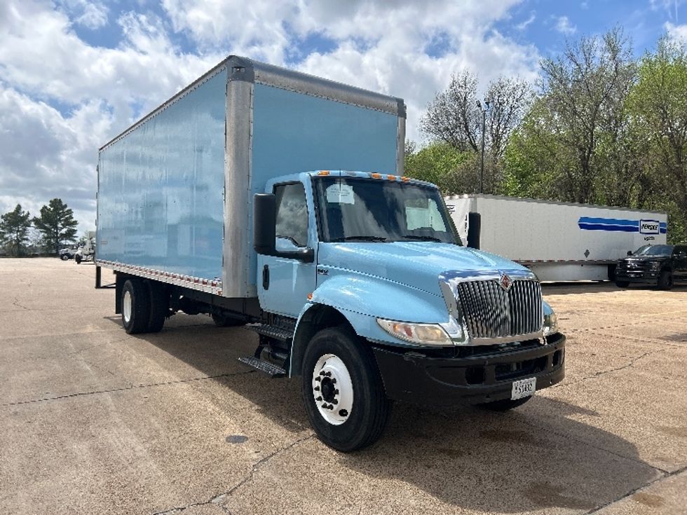 Medium Duty Box Truck-Light and Medium Duty Trucks-International-2020-MV607-Memphis-TN-108,721\n\t\tmiles-$ 52,250 - Image 1