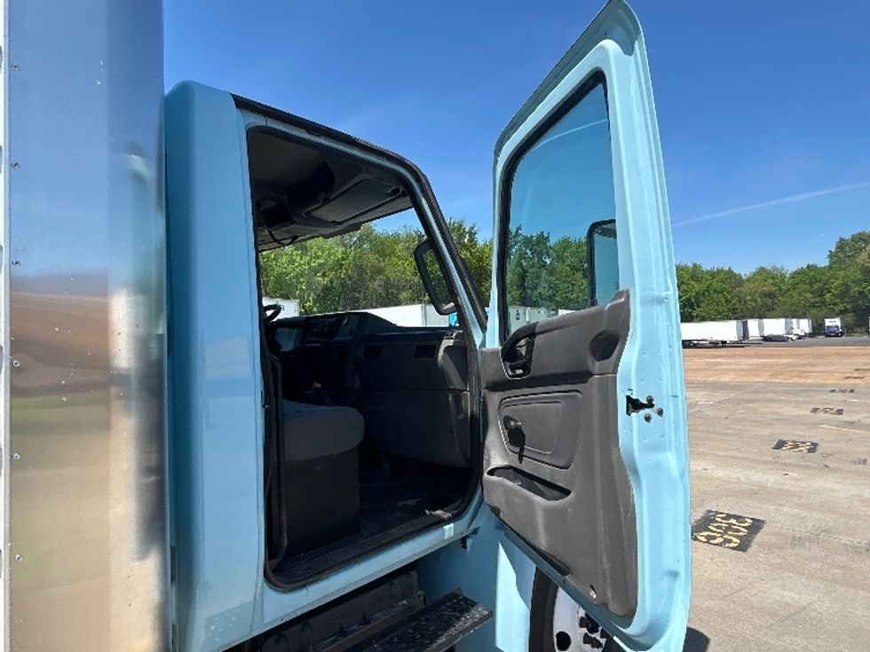 Medium Duty Box Truck-Light and Medium Duty Trucks-International-2020-MV607-Memphis-TN-124,051\n\t\tmiles-$ 53,000 - Image 20
