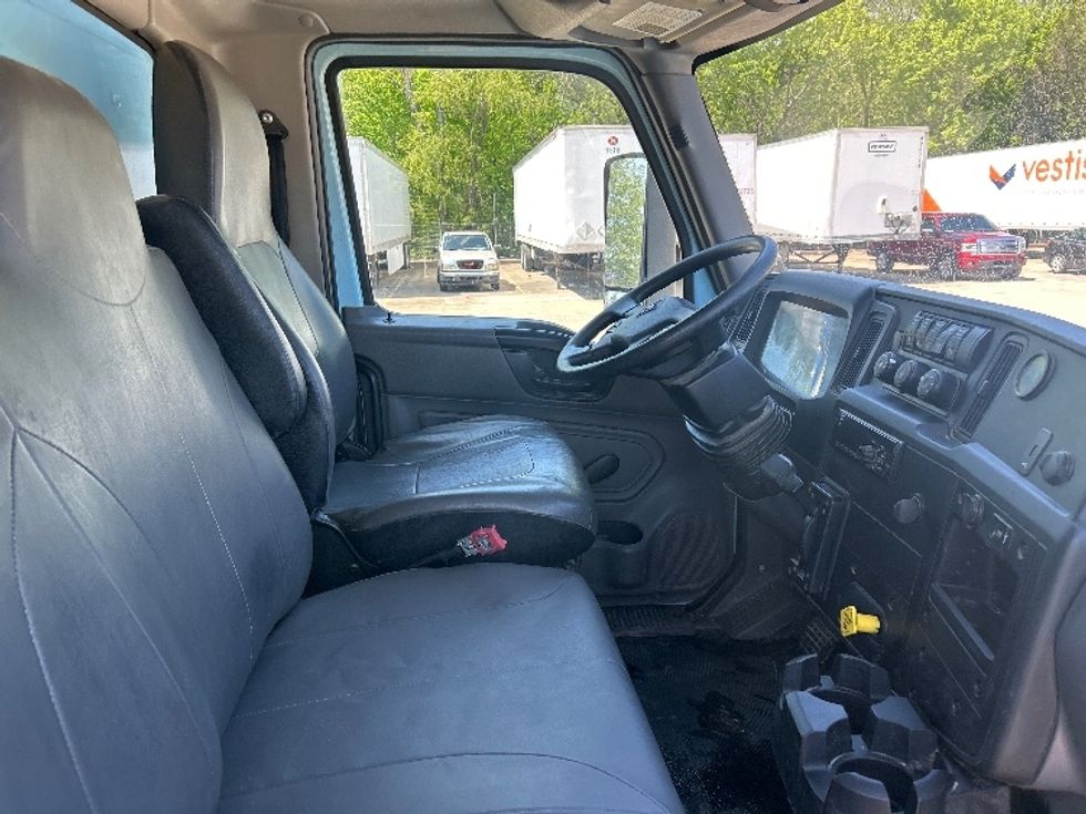 Medium Duty Box Truck-Light and Medium Duty Trucks-International-2020-MV607-Memphis-TN-124,051\n\t\tmiles-$ 53,000 - Image 22