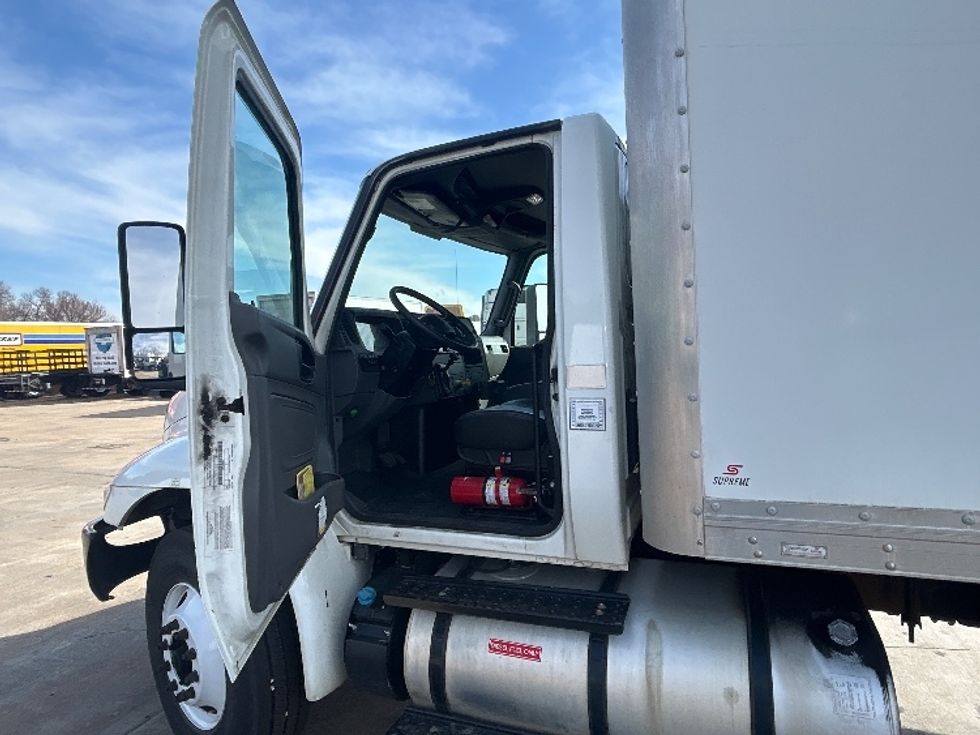 Medium Duty Box Truck-Light and Medium Duty Trucks-International-2020-MV607-Memphis-TN-82,972\n\t\tmiles-$ 60,500 - Image 16