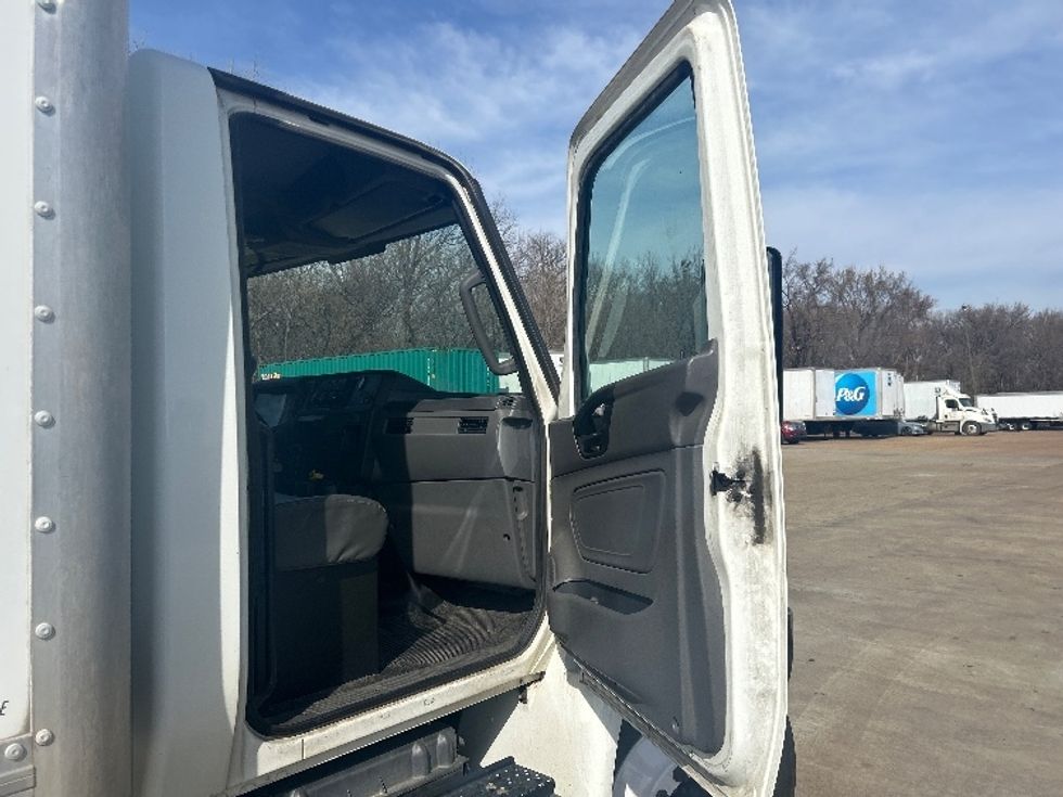Medium Duty Box Truck-Light and Medium Duty Trucks-International-2020-MV607-Memphis-TN-82,972\n\t\tmiles-$ 60,500 - Image 20