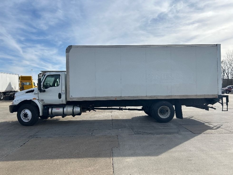 Medium Duty Box Truck-Light and Medium Duty Trucks-International-2020-MV607-Memphis-TN-82,972\n\t\tmiles-$ 60,500 - Image 4