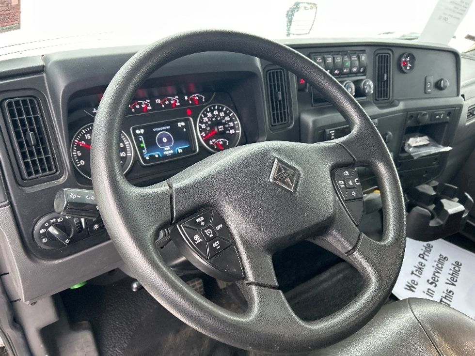 Medium Duty Box Truck-Light and Medium Duty Trucks-International-2020-MV607-Middlefield-OH-110,764\n\t\tmiles-$ 58,750 - Image 17