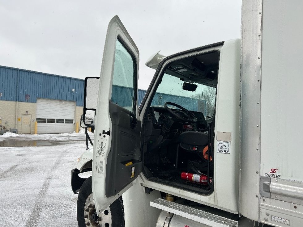 Medium Duty Box Truck-Light and Medium Duty Trucks-International-2020-MV607-Middlefield-OH-110,764\n\t\tmiles-$ 58,750 - Image 16