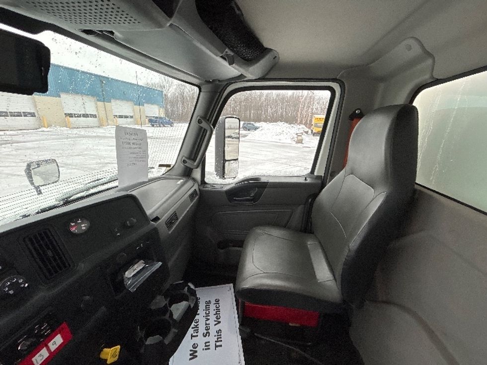 Medium Duty Box Truck-Light and Medium Duty Trucks-International-2020-MV607-Middlefield-OH-110,764\n\t\tmiles-$ 58,750 - Image 19