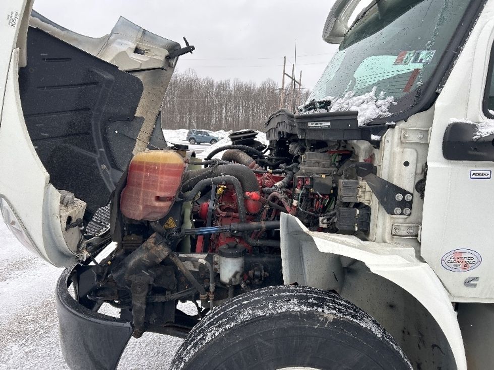 Medium Duty Box Truck-Light and Medium Duty Trucks-International-2020-MV607-Middlefield-OH-110,764\n\t\tmiles-$ 58,750 - Image 24