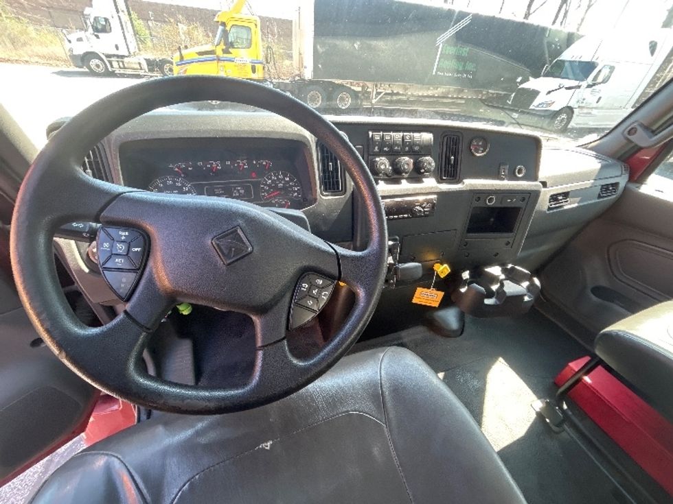 Medium Duty Box Truck-Light and Medium Duty Trucks-International-2020-MV607-Middlefield-OH-148,496\n\t\tmiles-$ 44,000 - Image 17