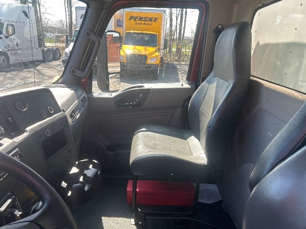 Medium Duty Box Truck-Light and Medium Duty Trucks-International-2020-MV607-Middlefield-OH-148,496\n\t\tmiles-$ 44,000 - Image 18