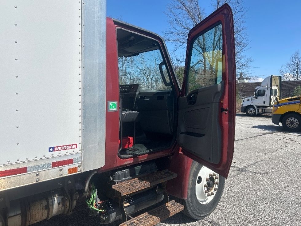 Medium Duty Box Truck-Light and Medium Duty Trucks-International-2020-MV607-Middlefield-OH-148,496\n\t\tmiles-$ 44,000 - Image 19
