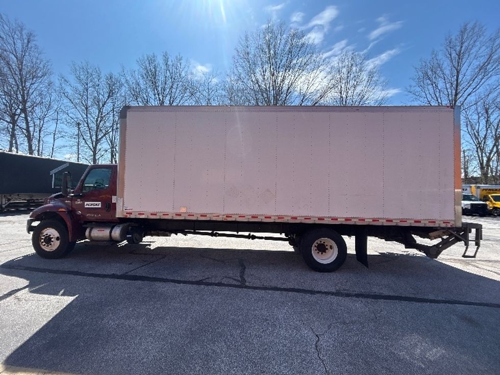 Medium Duty Box Truck-Light and Medium Duty Trucks-International-2020-MV607-Middlefield-OH-148,496\n\t\tmiles-$ 44,000 - Image 4