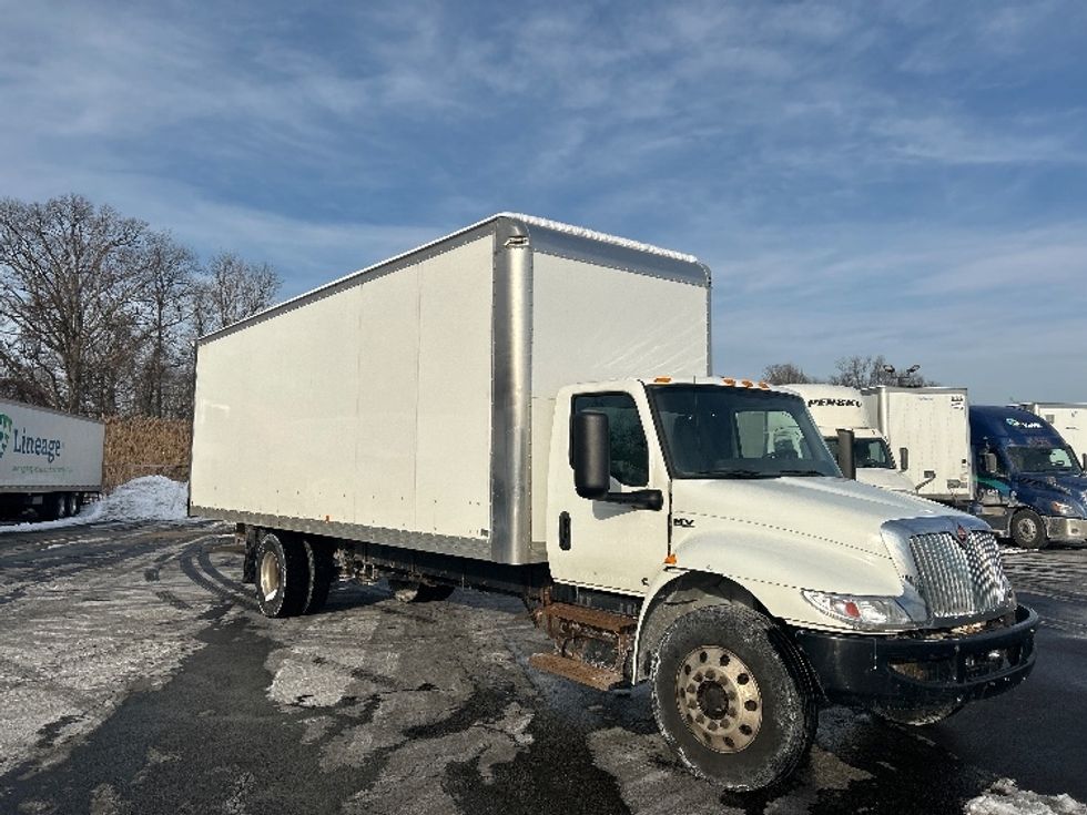 Medium Duty Box Truck-Light and Medium Duty Trucks-International-2020-MV607-Middlefield-OH-152,729\n\t\tmiles-$ 45,250 - Image 1