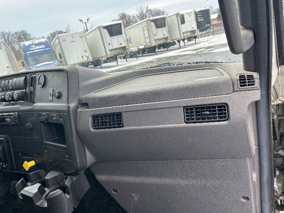 Medium Duty Box Truck-Light and Medium Duty Trucks-International-2020-MV607-Middlefield-OH-152,729\n\t\tmiles-$ 45,250 - Image 20