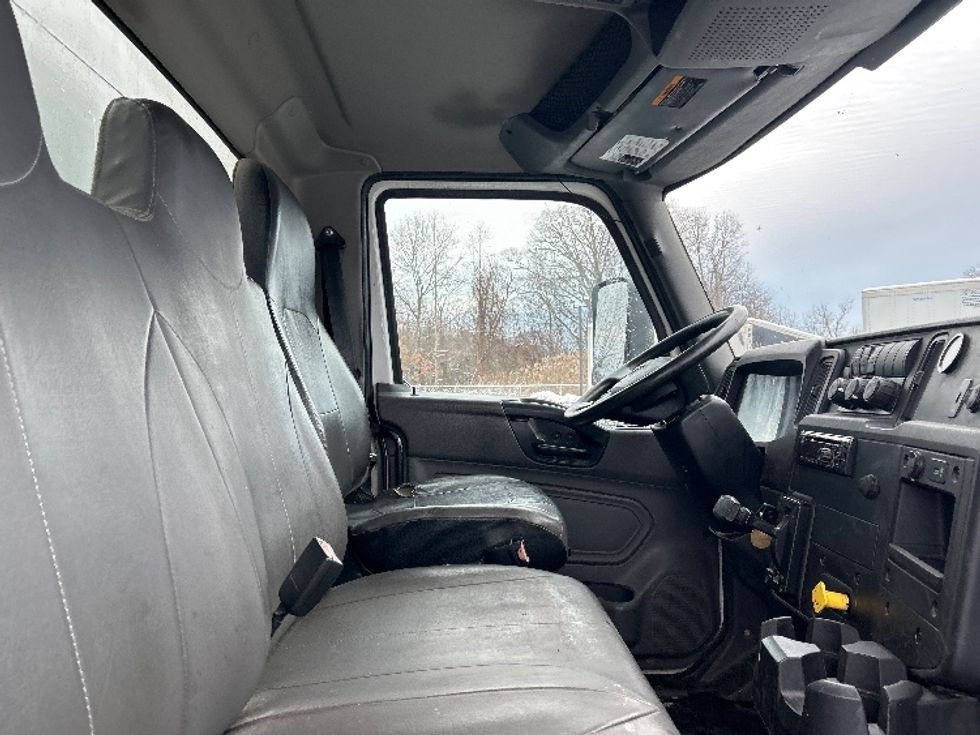 Medium Duty Box Truck-Light and Medium Duty Trucks-International-2020-MV607-Middlefield-OH-152,729\n\t\tmiles-$ 45,250 - Image 21