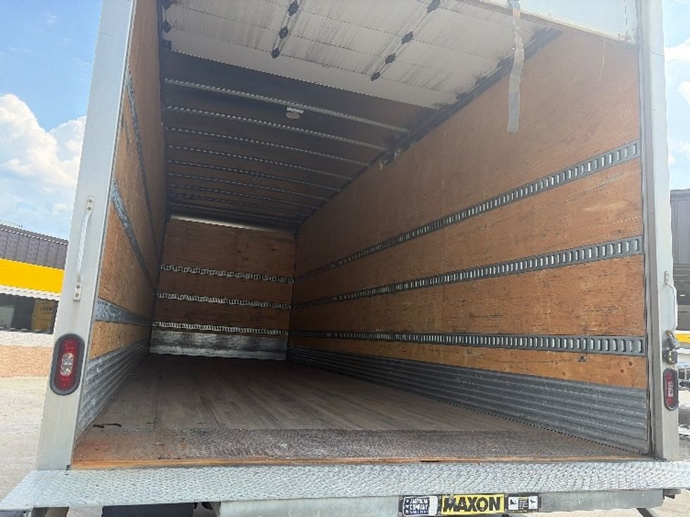 Medium Duty Box Truck-Light and Medium Duty Trucks-International-2020-MV607-Middlefield-OH-167,507\n\t\tmiles-$ 58,000 - Image 12