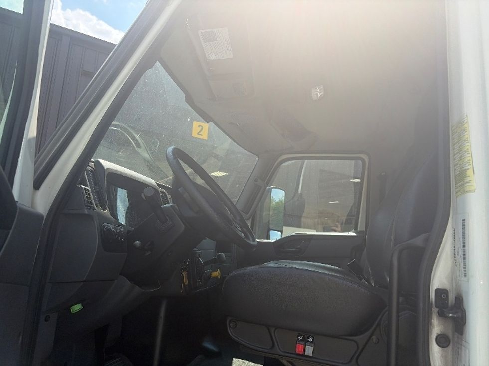 Medium Duty Box Truck-Light and Medium Duty Trucks-International-2020-MV607-Middlefield-OH-167,507\n\t\tmiles-$ 58,000 - Image 16