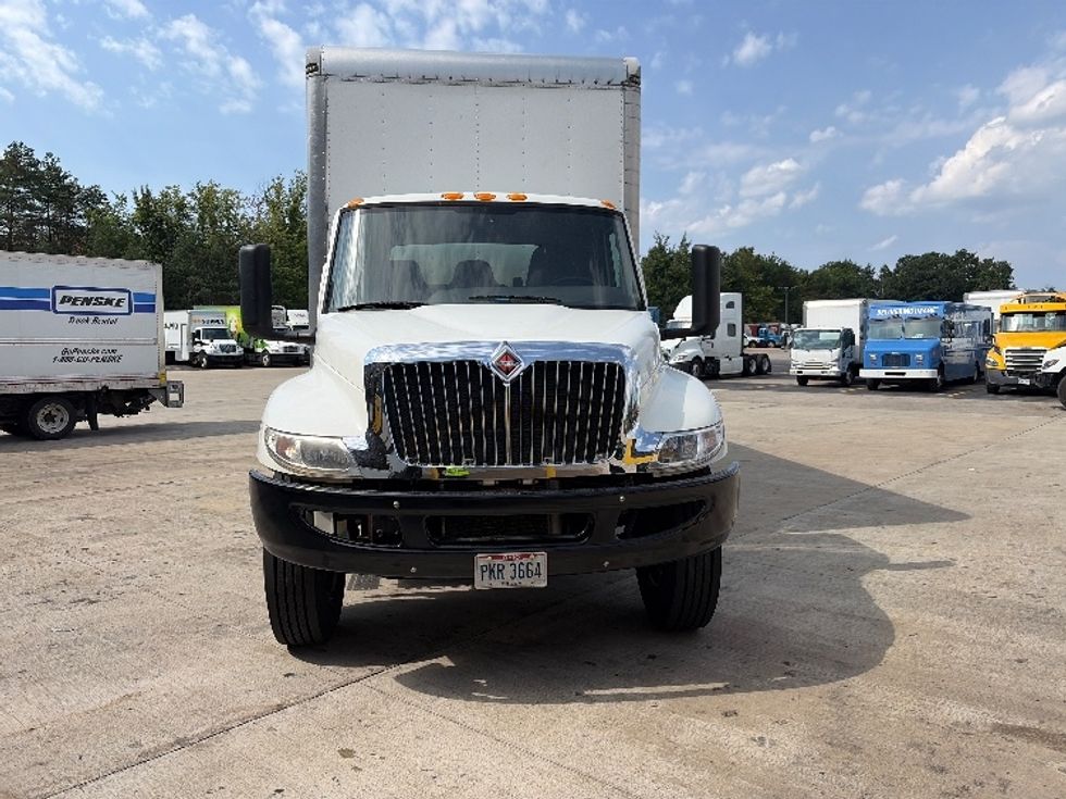 Medium Duty Box Truck-Light and Medium Duty Trucks-International-2020-MV607-Middlefield-OH-167,507\n\t\tmiles-$ 58,000 - Image 2
