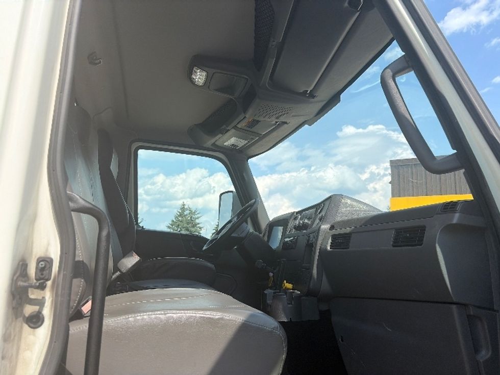 Medium Duty Box Truck-Light and Medium Duty Trucks-International-2020-MV607-Middlefield-OH-167,507\n\t\tmiles-$ 58,000 - Image 20