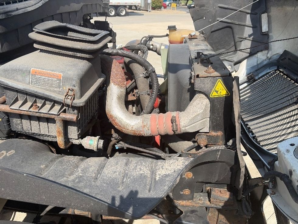 Medium Duty Box Truck-Light and Medium Duty Trucks-International-2020-MV607-Middlefield-OH-167,507\n\t\tmiles-$ 58,000 - Image 23