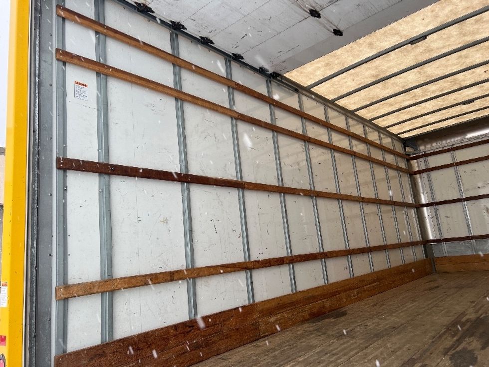 Medium Duty Box Truck-Light and Medium Duty Trucks-International-2020-MV607-Middlefield-OH-190,803\n\t\tmiles-$ 29,750 - Image 11