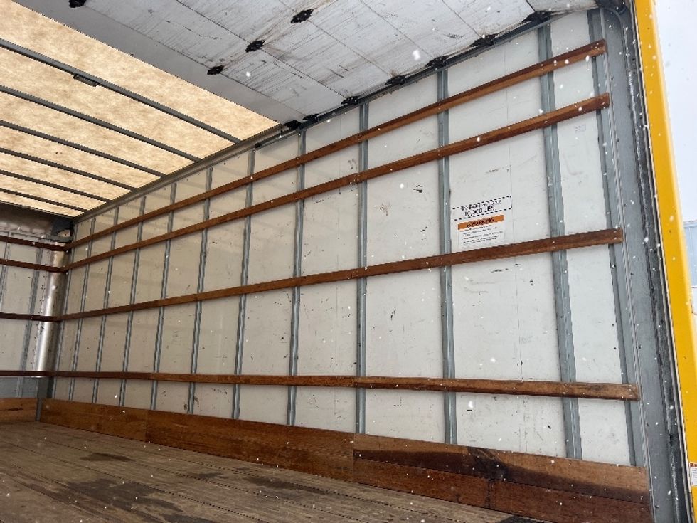 Medium Duty Box Truck-Light and Medium Duty Trucks-International-2020-MV607-Middlefield-OH-190,803\n\t\tmiles-$ 29,750 - Image 12