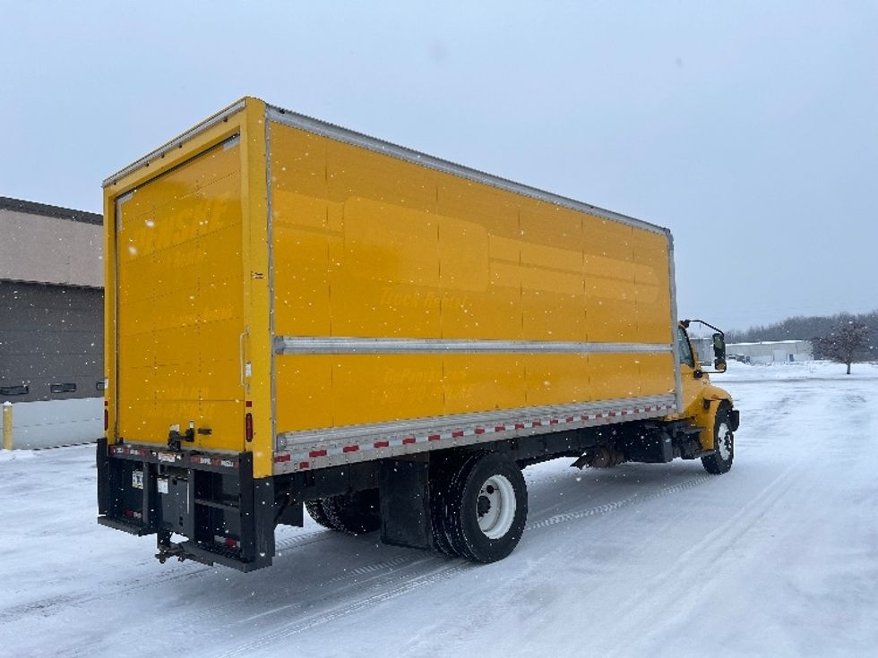 Medium Duty Box Truck-Light and Medium Duty Trucks-International-2020-MV607-Middlefield-OH-190,803\n\t\tmiles-$ 29,750 - Image 13