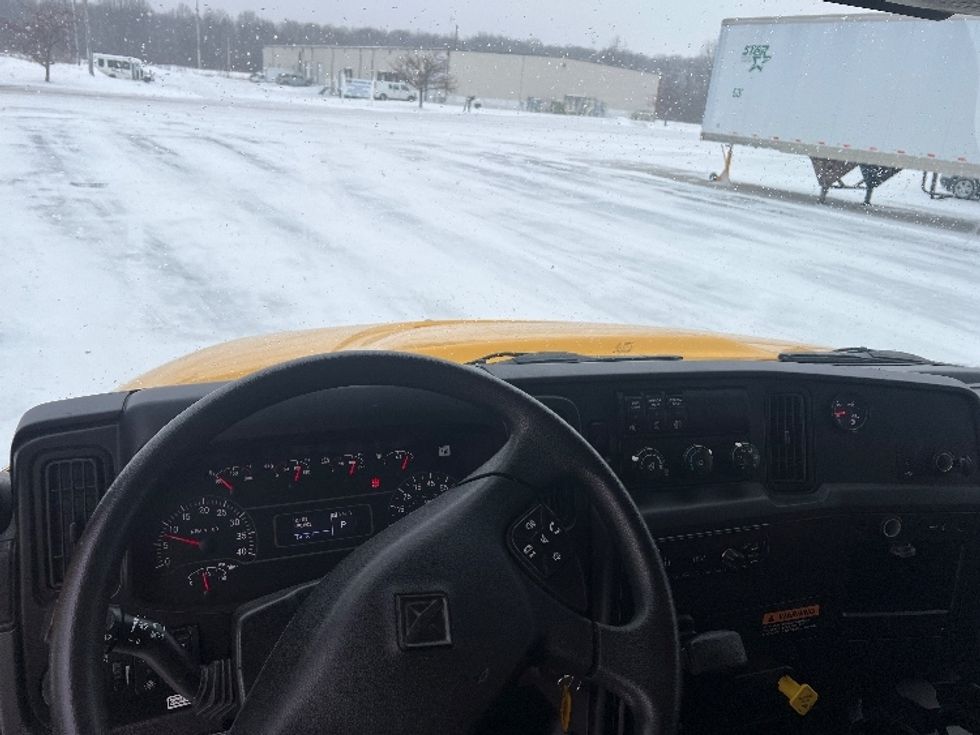 Medium Duty Box Truck-Light and Medium Duty Trucks-International-2020-MV607-Middlefield-OH-190,803\n\t\tmiles-$ 29,750 - Image 17