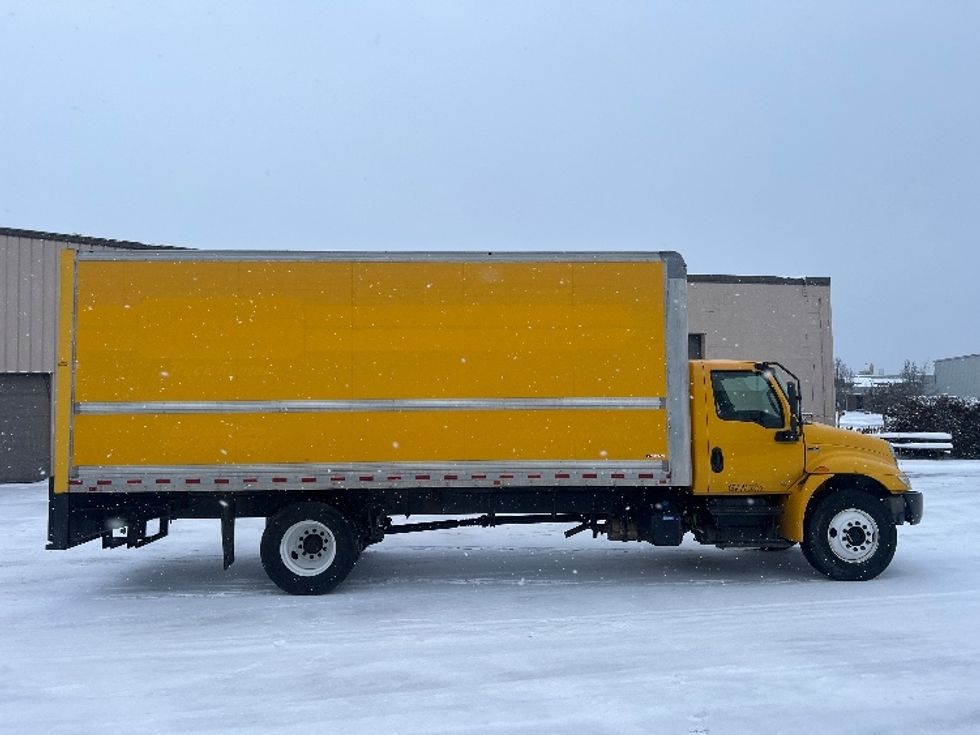 Medium Duty Box Truck-Light and Medium Duty Trucks-International-2020-MV607-Middlefield-OH-190,803\n\t\tmiles-$ 29,750 - Image 15