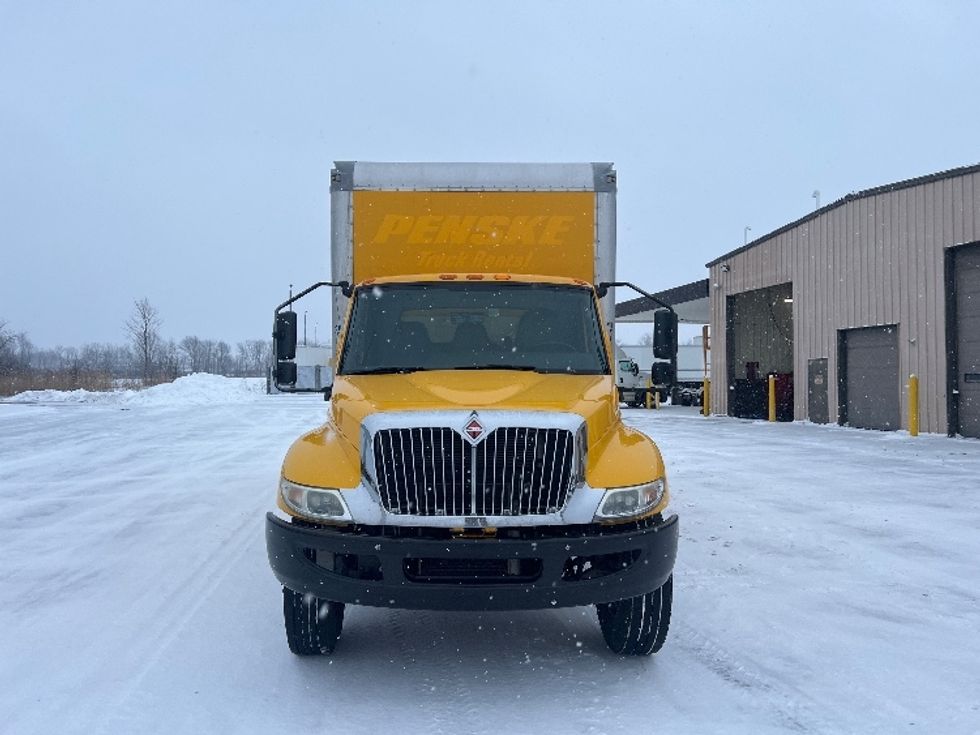 Medium Duty Box Truck-Light and Medium Duty Trucks-International-2020-MV607-Middlefield-OH-190,803\n\t\tmiles-$ 29,750 - Image 2