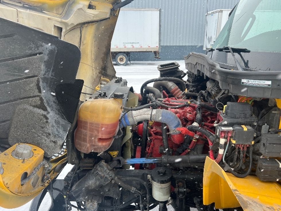 Medium Duty Box Truck-Light and Medium Duty Trucks-International-2020-MV607-Middlefield-OH-190,803\n\t\tmiles-$ 29,750 - Image 24