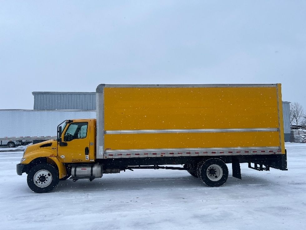 Medium Duty Box Truck-Light and Medium Duty Trucks-International-2020-MV607-Middlefield-OH-190,803\n\t\tmiles-$ 29,750 - Image 4