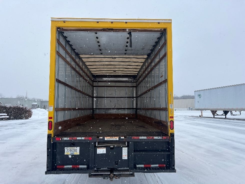 Medium Duty Box Truck-Light and Medium Duty Trucks-International-2020-MV607-Middlefield-OH-190,803\n\t\tmiles-$ 29,750 - Image 8