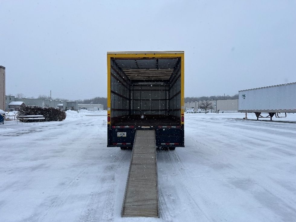 Medium Duty Box Truck-Light and Medium Duty Trucks-International-2020-MV607-Middlefield-OH-190,803\n\t\tmiles-$ 29,750 - Image 9