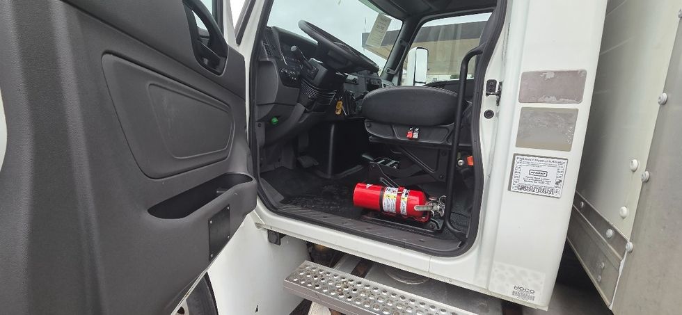 Medium Duty Box Truck-Light and Medium Duty Trucks-International-2020-MV607-Middlefield-OH-227,862\n\t\tmiles-$ 36,750 - Image 15