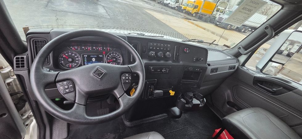 Medium Duty Box Truck-Light and Medium Duty Trucks-International-2020-MV607-Middlefield-OH-227,862\n\t\tmiles-$ 36,750 - Image 16