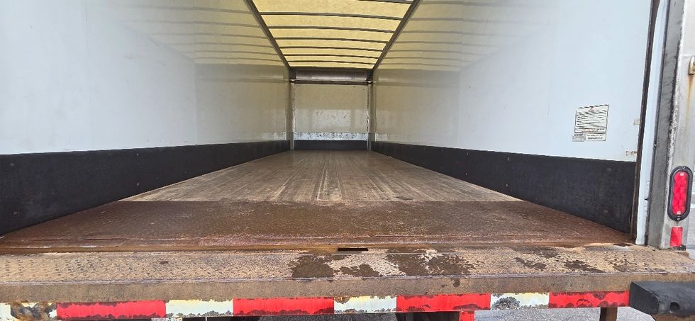 Medium Duty Box Truck-Light and Medium Duty Trucks-International-2020-MV607-Middlefield-OH-227,862\n\t\tmiles-$ 36,750 - Image 9