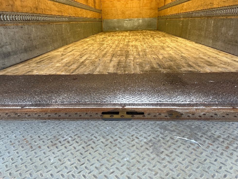 Medium Duty Box Truck-Light and Medium Duty Trucks-International-2020-MV607-Middlefield-OH-263,649\n\t\tmiles-$ 29,500 - Image 10